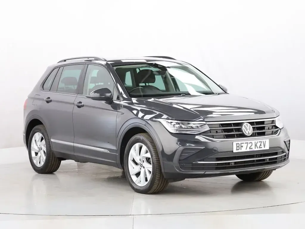 Używany VW Tiguan Life 150 KM (110 kW) 2022 Szary SUV