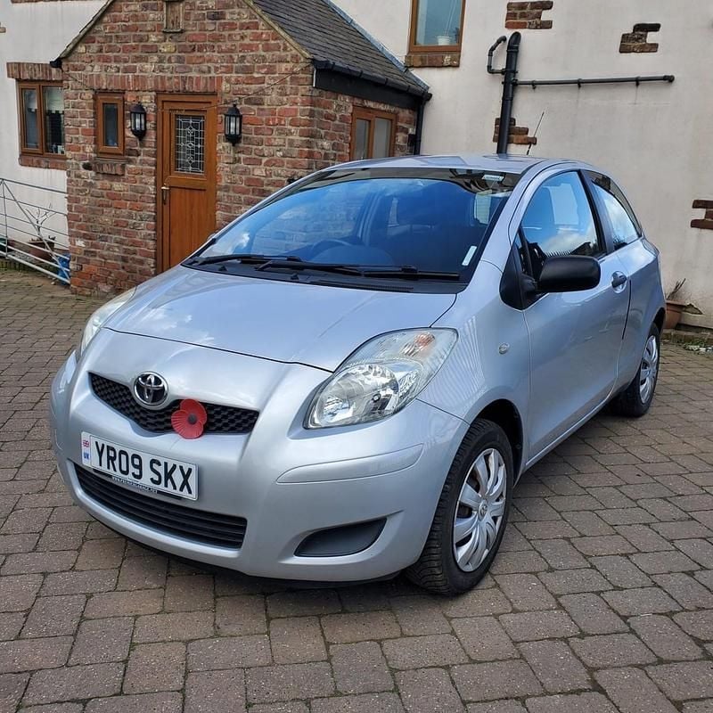 Used Toyota Yaris T2 2009 Silver Hatchback