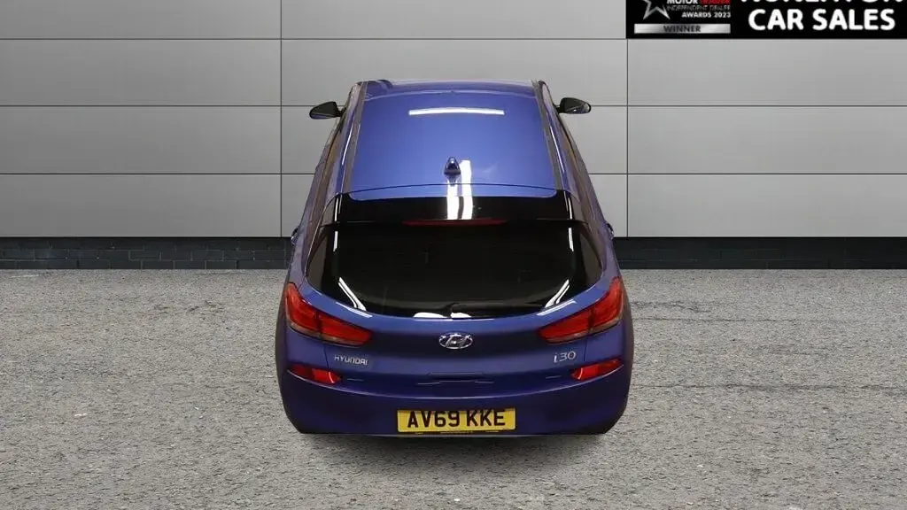 Used Hyundai i30 SE 140 HP (102 kW) 2019 Blue Hatchback