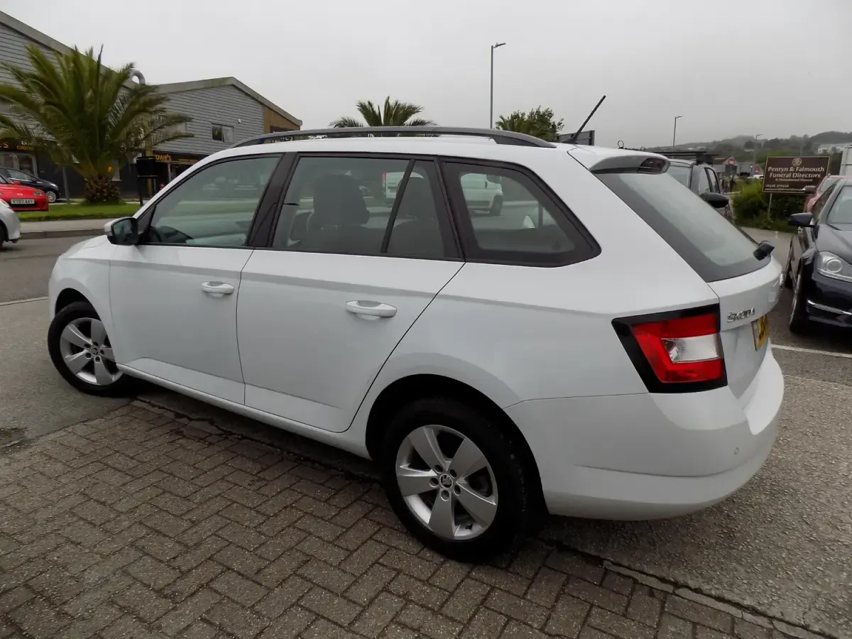 Used Skoda Fabia SE 2016 White Estate
