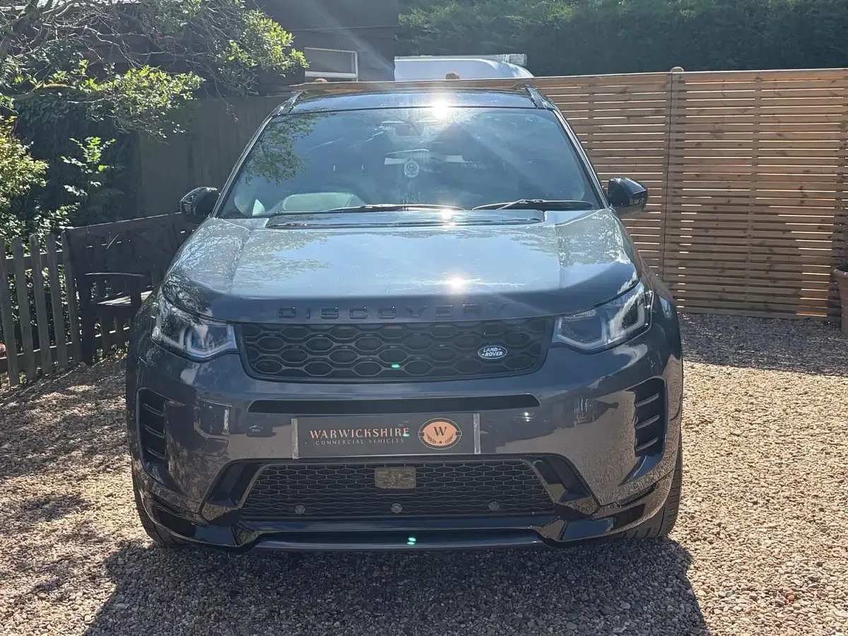 Used Land Rover Discovery 5 SE Dynamic 2024 Blue SUV