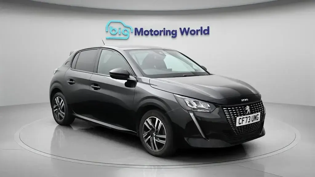Used Peugeot 208 Allure+ 131 HP (96 kW) 2023 Hatchback
