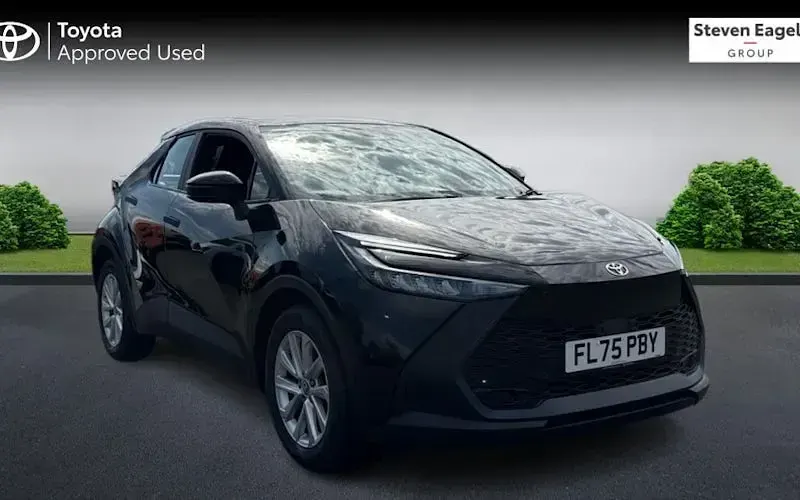 Used Toyota C-HR 140 HP (102 kW) 2025 SUV