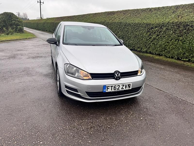 Used VW Golf VII SE 105 HP (77 kW) 2013 Silver Hatchback