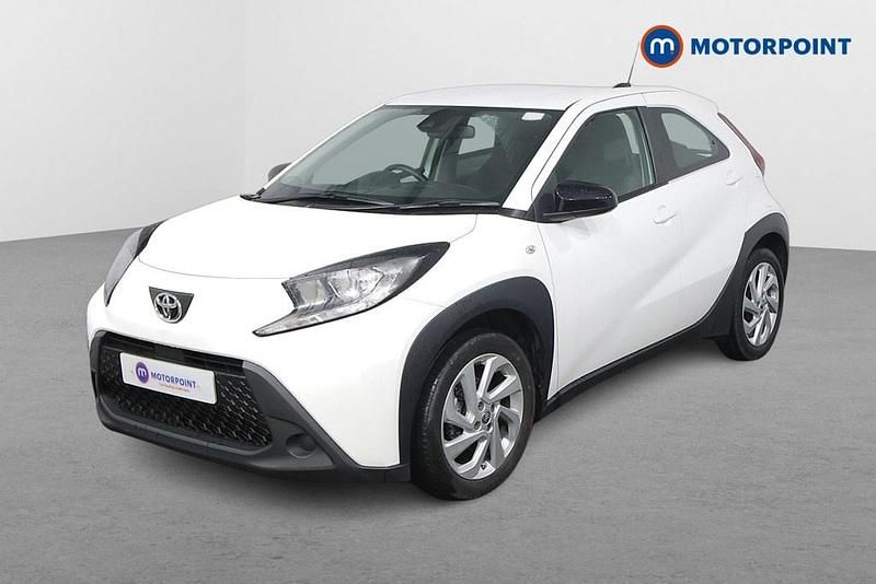 Used Toyota Aygo X PURE 2022 White SUV
