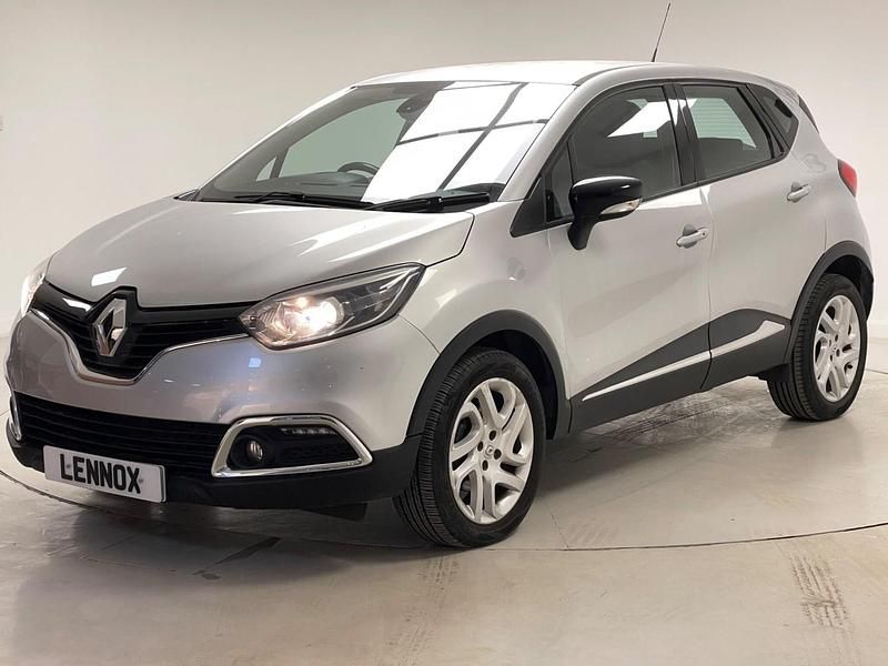 Second-hand Renault Captur Dynamique 120 CP (88 kW) 2016 Argintiu SUV