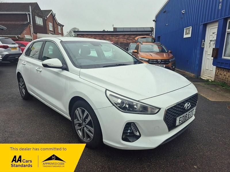 Used Hyundai i30 SE 120 HP (88 kW) 2018 White Hatchback