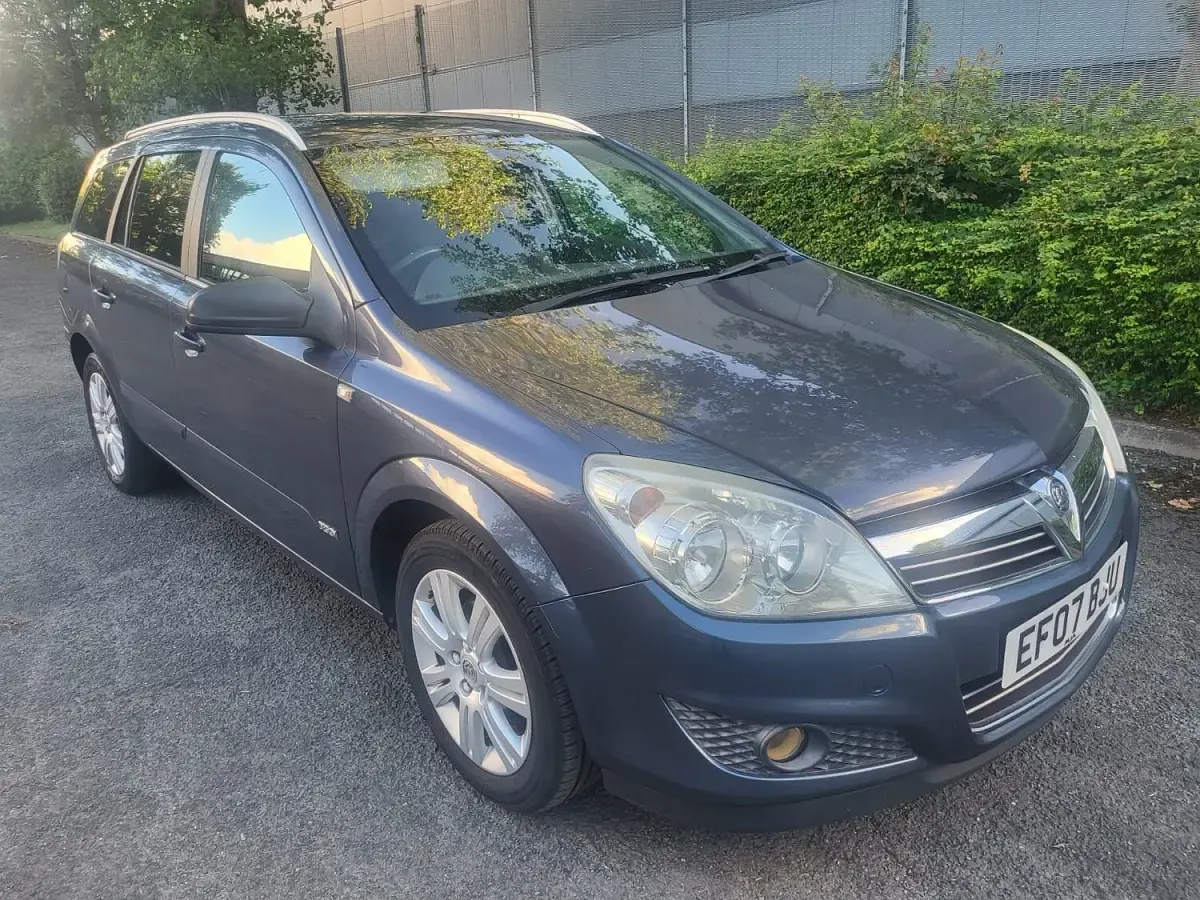 Used Vauxhall Astra Design Edition 2007 Silver Estate