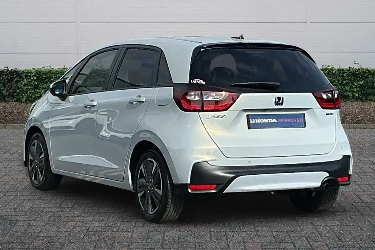 Used Honda Jazz Advance 122 HP (89 kW) 2024 Sunlight white Hatchback