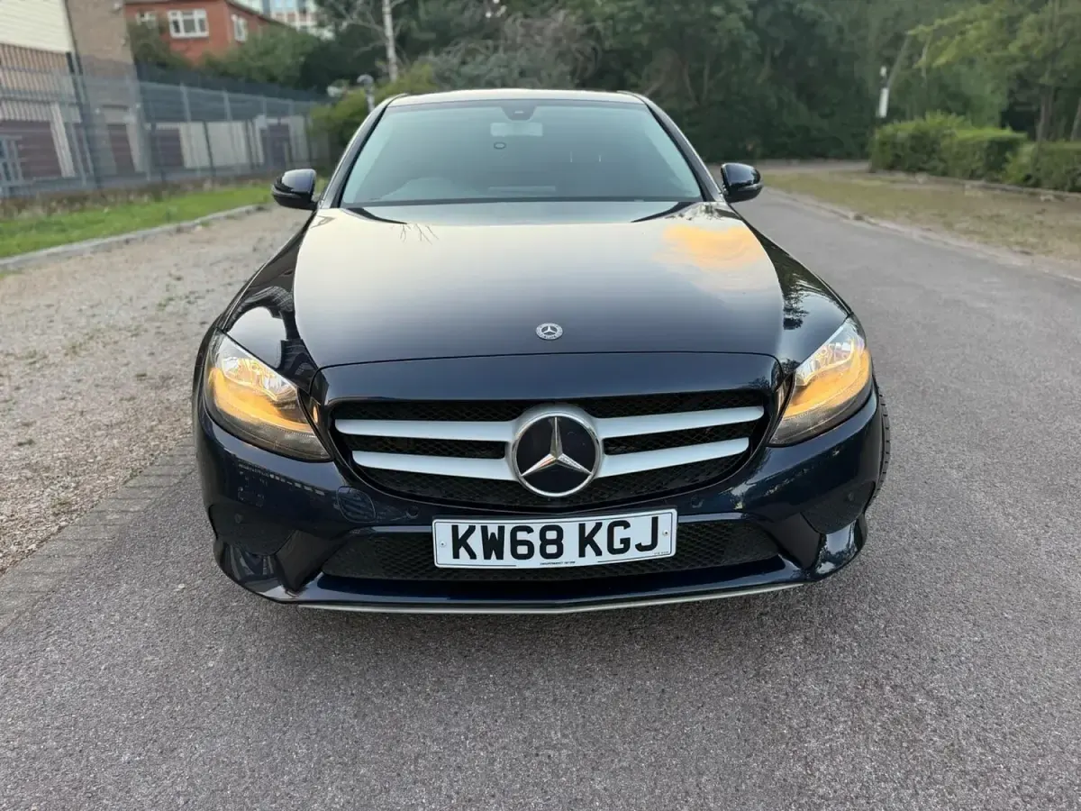 Used Mercedes C220 SE 194 HP (142 kW) 2018 Blue Sedan