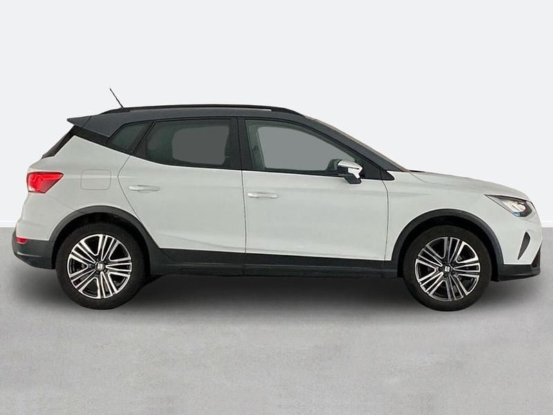 Used Seat Arona SE 2022 White SUV