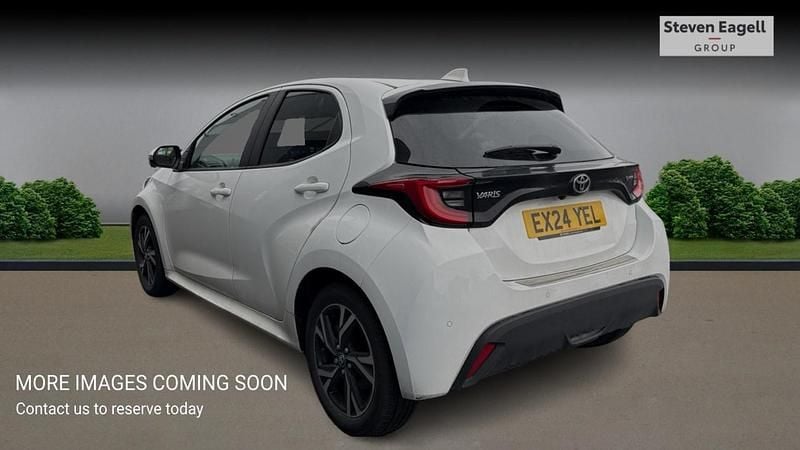 Used Toyota Yaris Hybrid Design 116 HP (85 kW) 2024 White Hatchback