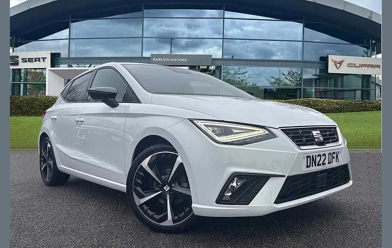 Used Seat Ibiza FR Sport 94 HP (69 kW) 2022 White Hatchback