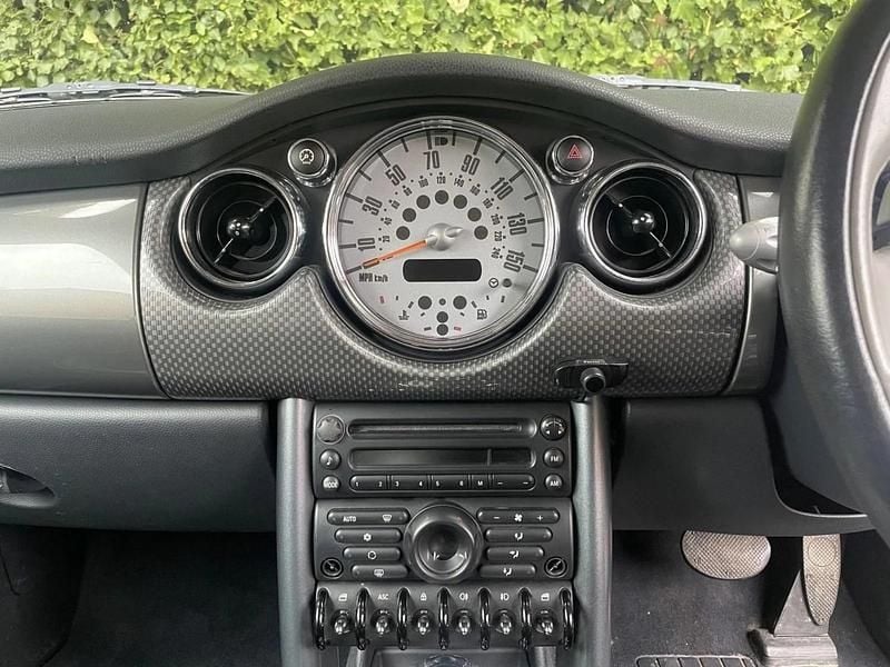 Używany Mini Cooper Hatch 116 KM (85 kW) 2005 Szary Hatchback