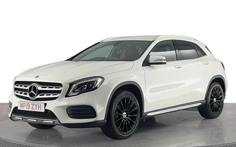 Usado Mercedes GLA200 AMG line 156 HP (114 kW) 2019 SUV