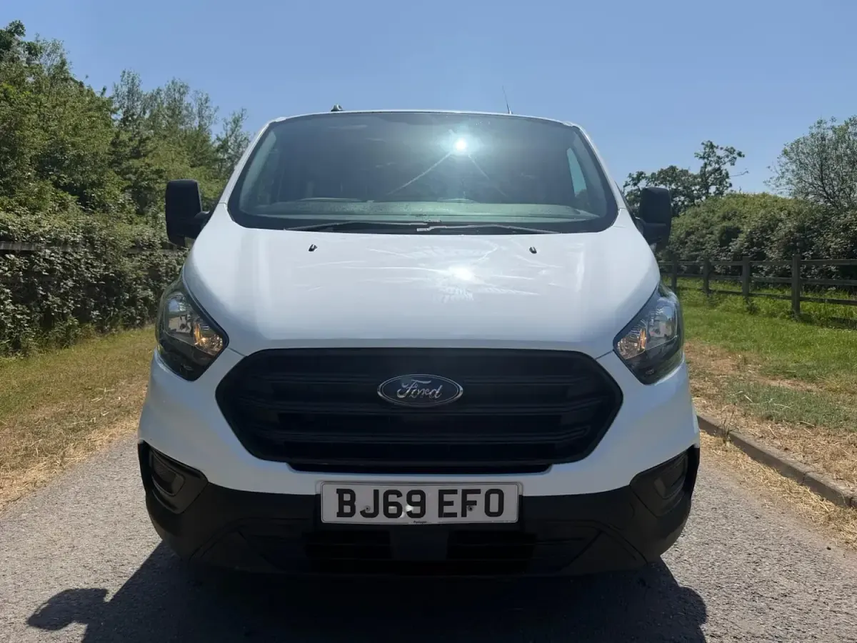 Used Ford Transit Custom 130 HP (95 kW) 2019 White Van