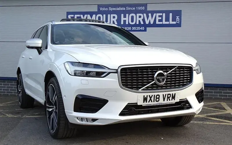 Usado Volvo XC60 R-Design Pro 250 HP (183 kW) 2019 SUV