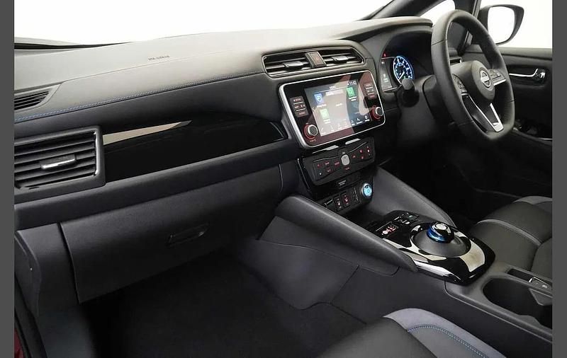 Used Nissan Leaf Tekna 110 kW (150 HP) 2022 Blue Hatchback