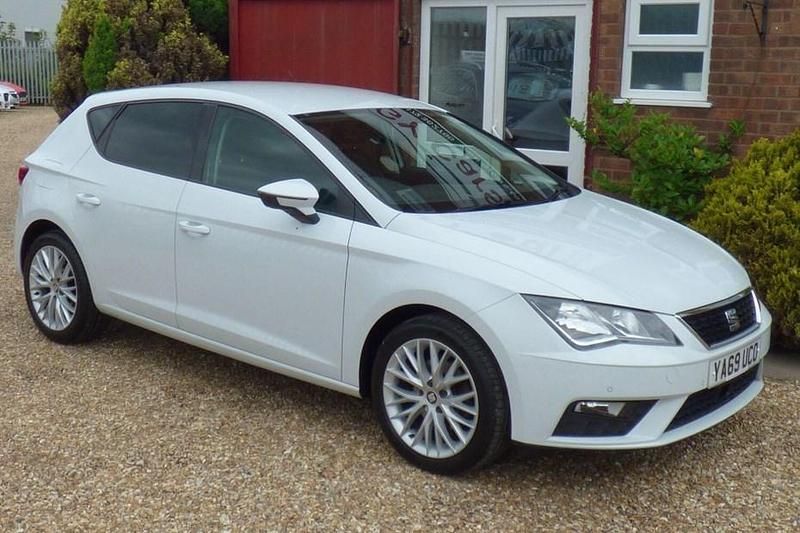 White Used 2020 Seat Leon SE Dynamic Hatchback | £11,495 (Fair price) - Image 1/1