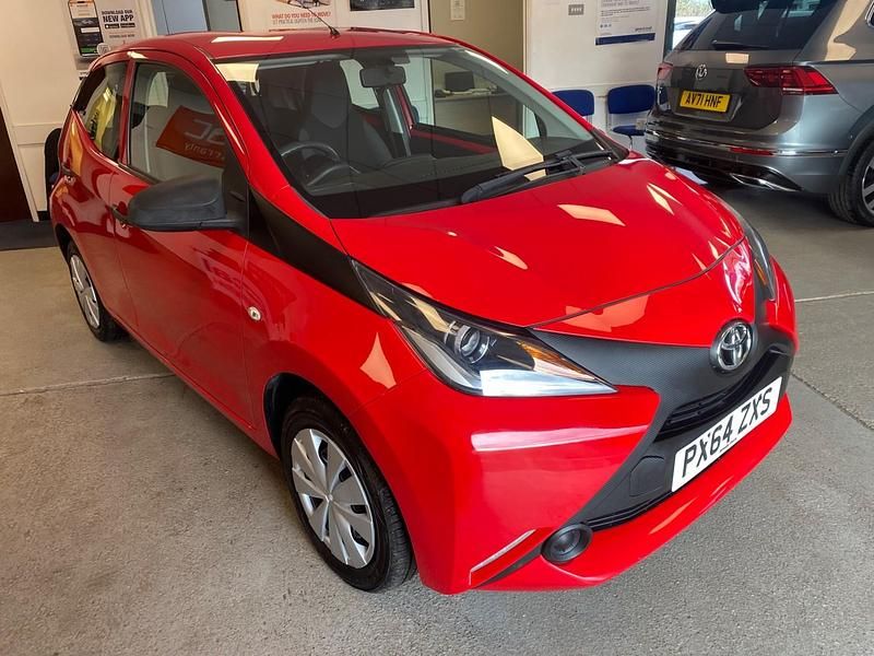 Red Used 2014 Toyota Aygo Hatchback | £4,500 (Fair price) - Image 1/4