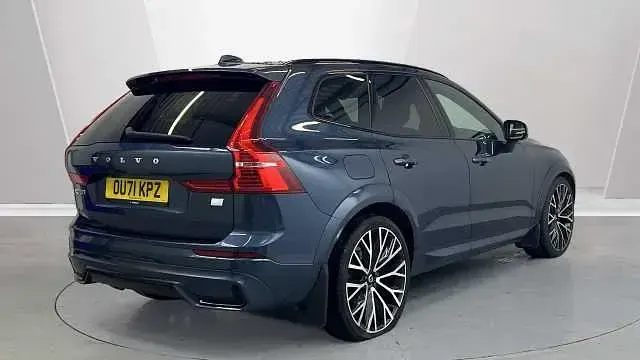 Used Volvo XC60 R-Design Pro 390 HP (286 kW) 2021 Blue SUV