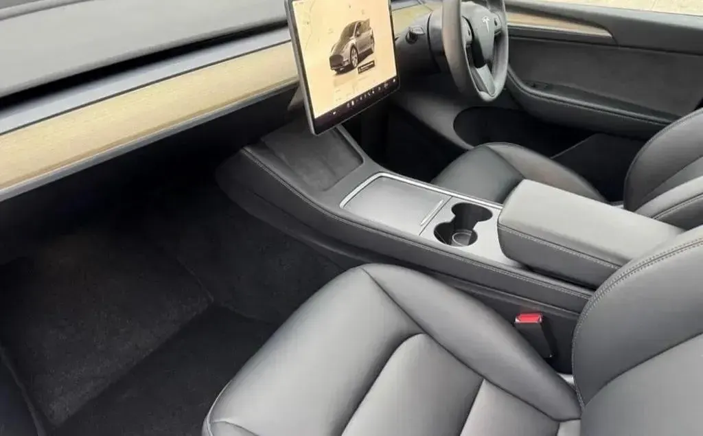 Used Tesla Model Y 250 kW (340 HP) 2024 SUV
