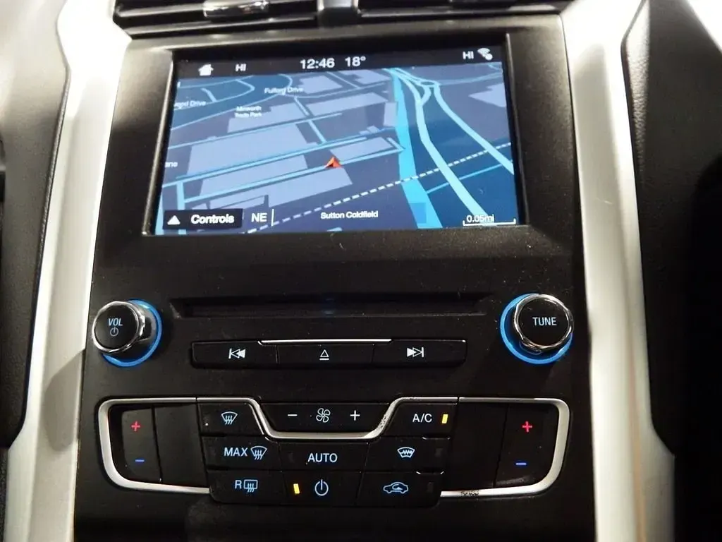Begagnad Ford Mondeo Zetec 120 HK (88 kW) 2016 Blå Halvkombi