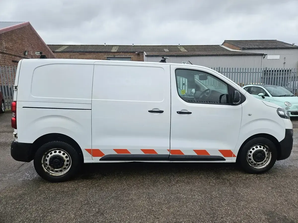 Used Vauxhall Vivaro Edition 2019 White MPV