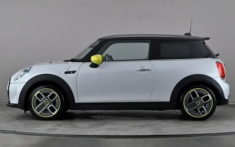 Used Mini Cooper S Level 2 135 kW (184 HP) 2023 Hatchback