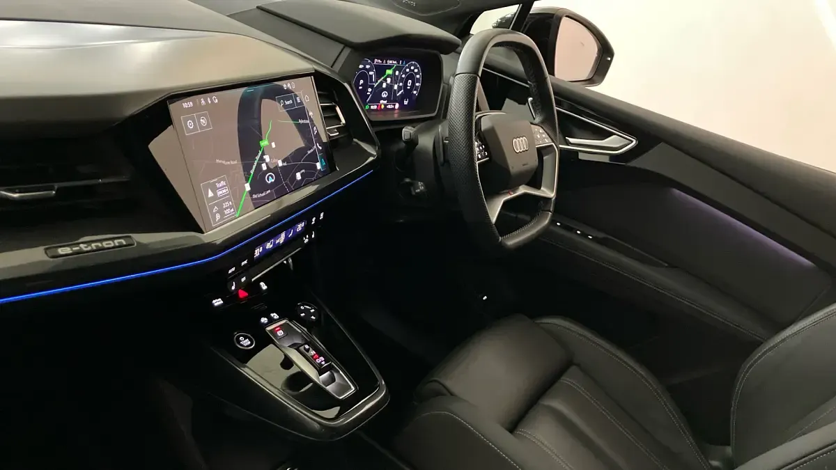Used Audi Q4 e-tron Black Edition 210 kW (286 HP) 2024 Blue SUV