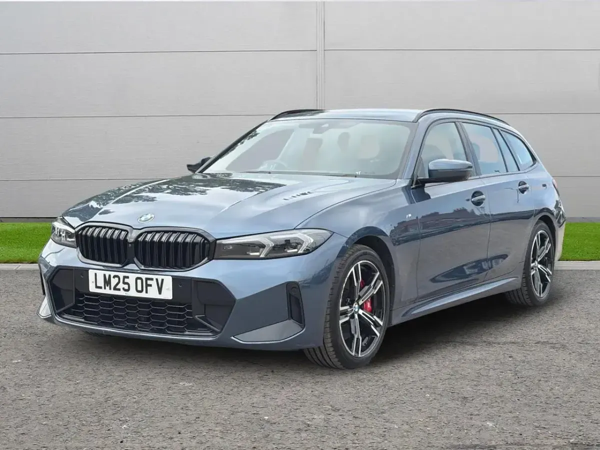 Used BMW 320 M Sport 181 HP (133 kW) 2025 Blue Estate