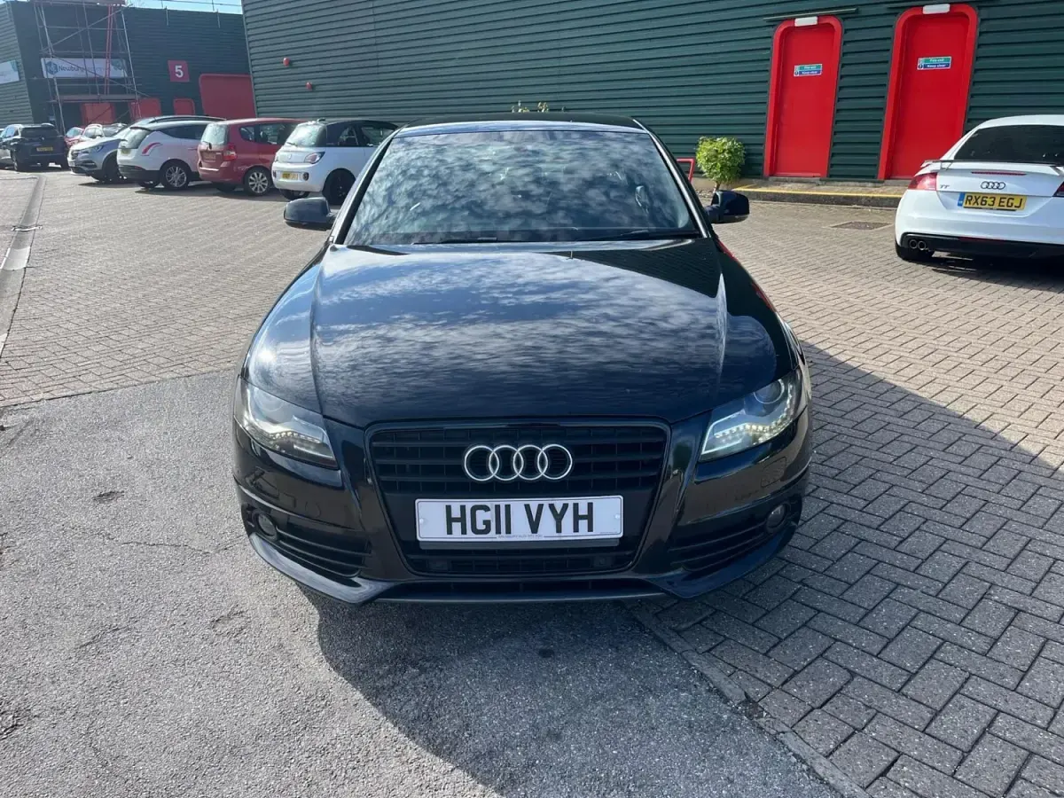 Second-hand Audi A4 Black Edition 136 CP (100 kW) 2011 Negru Berlinǎ