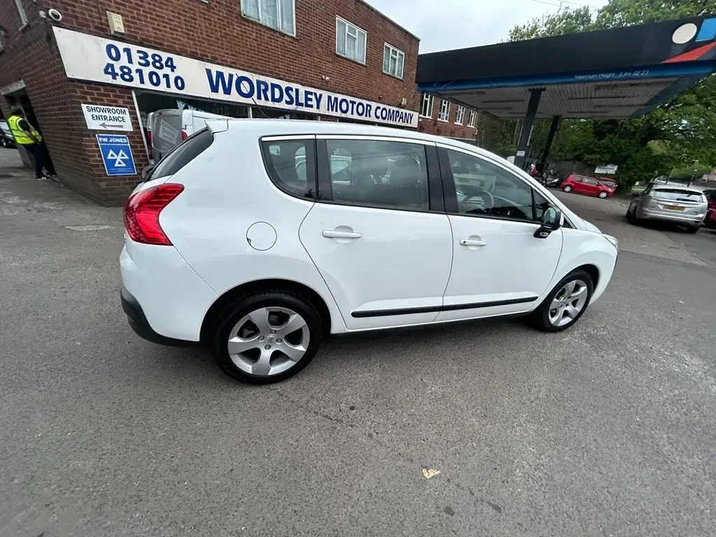 Second-hand Peugeot 3008 Active 2013 Alb Break