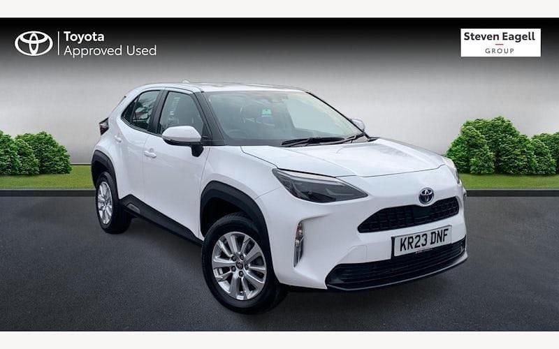 Used 2025 Toyota Yaris Hybrid Estate | £20,079 (Super price) - Image 1/3