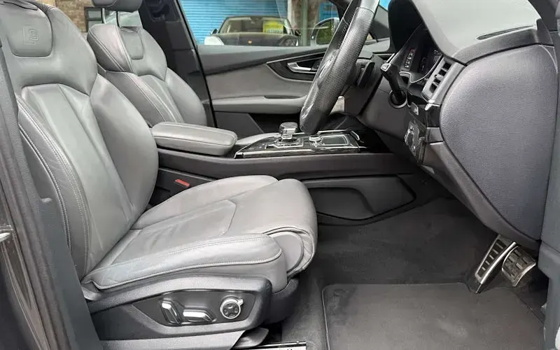 Used Audi Q7 Black Edition 286 HP (210 kW) 2019 Grey SUV