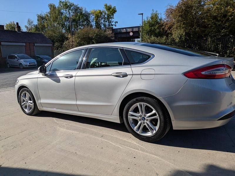 Used Ford Mondeo Zetec 150 HP (110 kW) 2017 Silver Hatchback