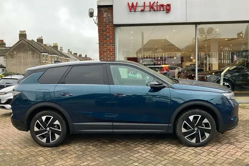 Used Vauxhall Grandland X S 136 HP (100 kW) 2024 Blue SUV