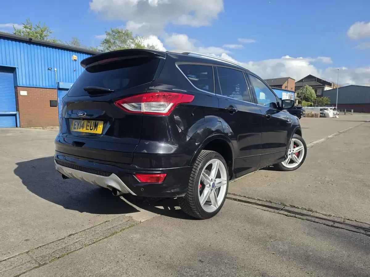 Käytetty Ford Kuga Titanium X 163 HP (119 kW) 2014 Musta Katumaasturi