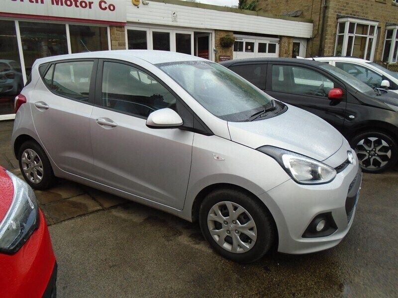 Silver Used 2014 Hyundai i10 SE Hatchback | £6,595 (Fair price) - Image 1/4