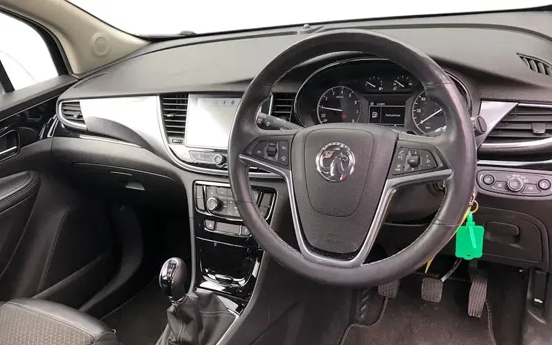 Second-hand Vauxhall Mokka 140 CP (102 kW) 2019 Alb SUV