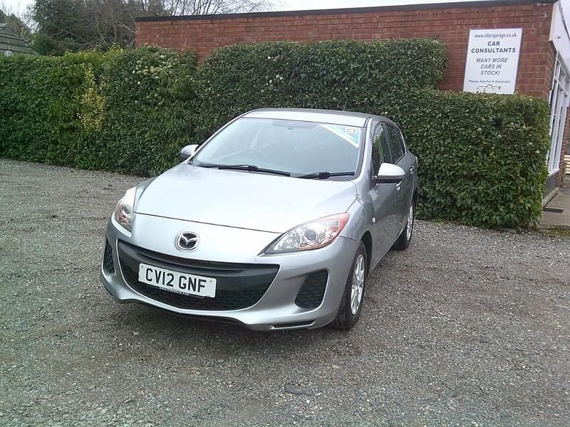 Begagnad Mazda 3 2012 Silver Halvkombi