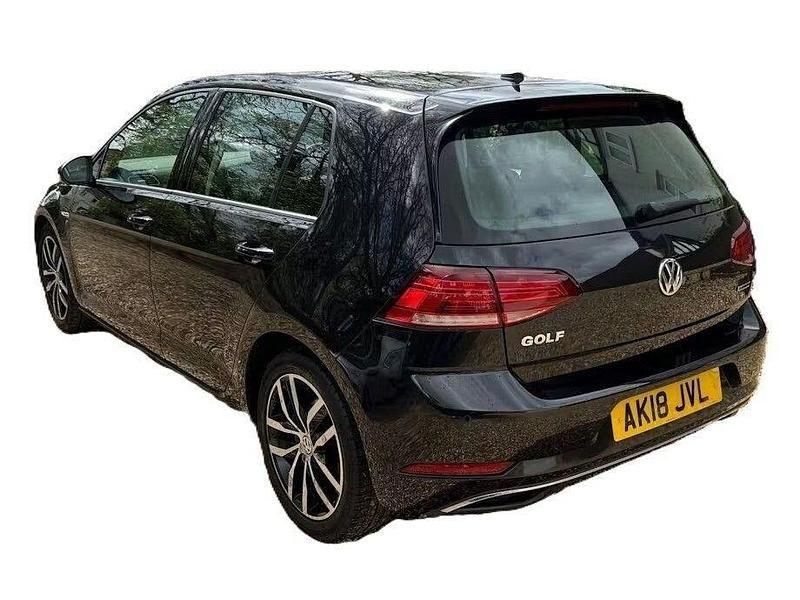 Used VW Golf VII SE 130 HP (95 kW) 2018 Black Hatchback