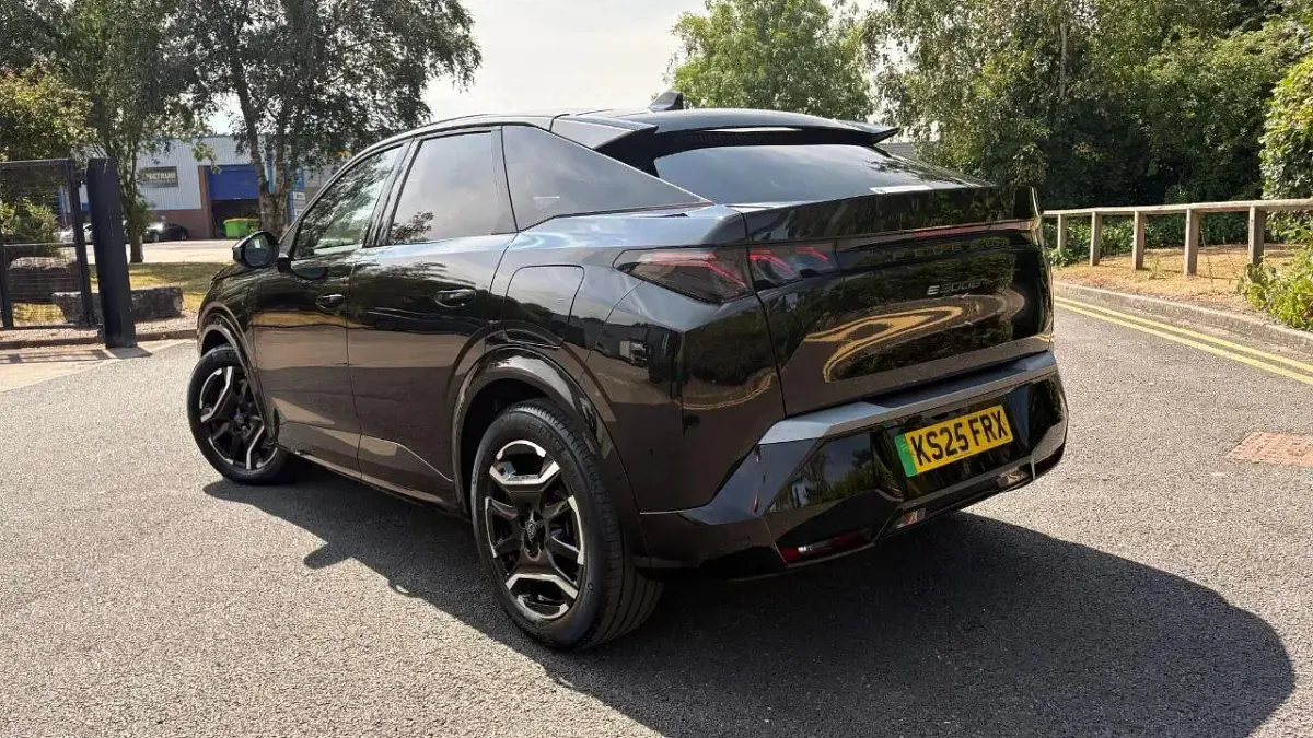 Used Peugeot e-3008 GT 152 kW (207 HP) 2025 Black SUV