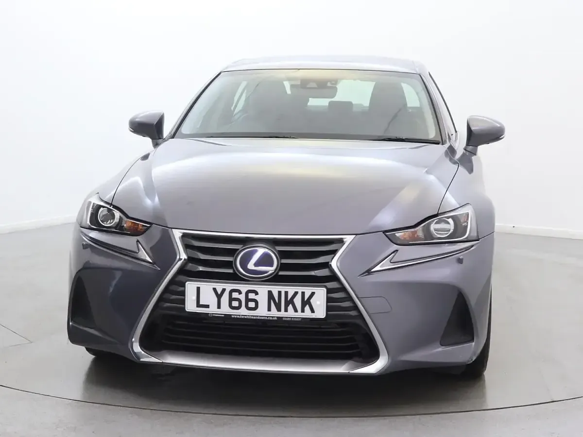 Used Lexus IS300h 223 HP (164 kW) 2017 Grey Sedan