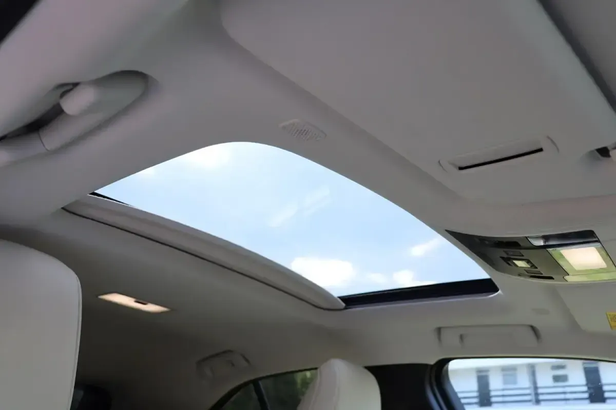 Used Lexus UX 150 kW (204 HP) 2024 Silver SUV