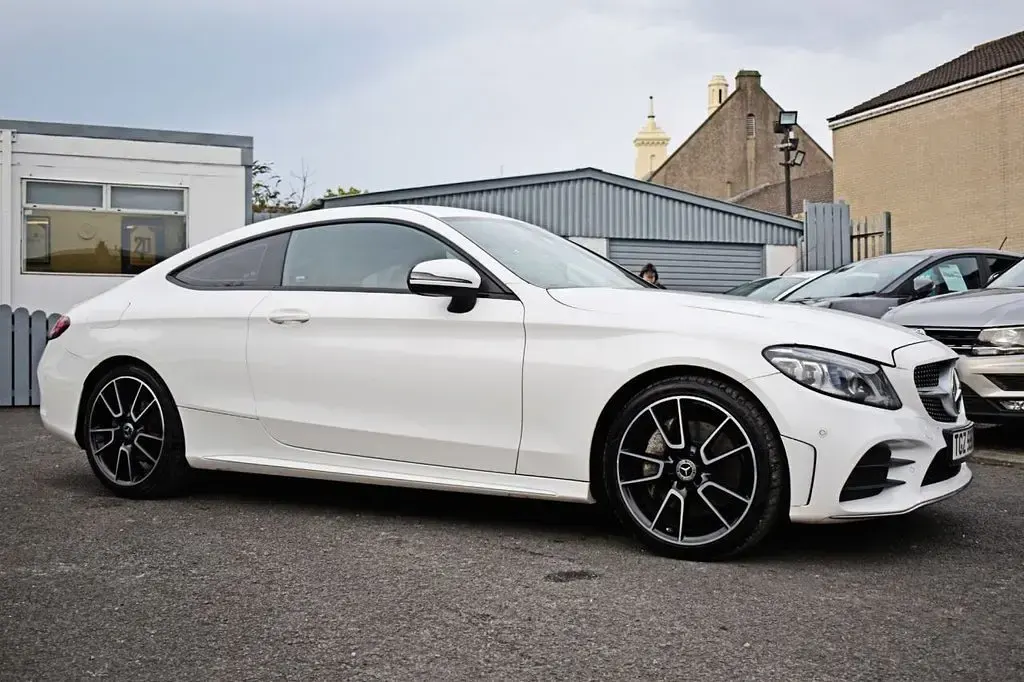 Used Mercedes C300 AMG line 258 HP (189 kW) 2018 White Coupe