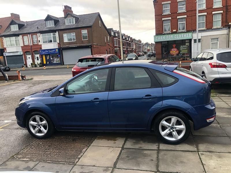 Used Ford Focus Zetec 2009 Blue Hatchback