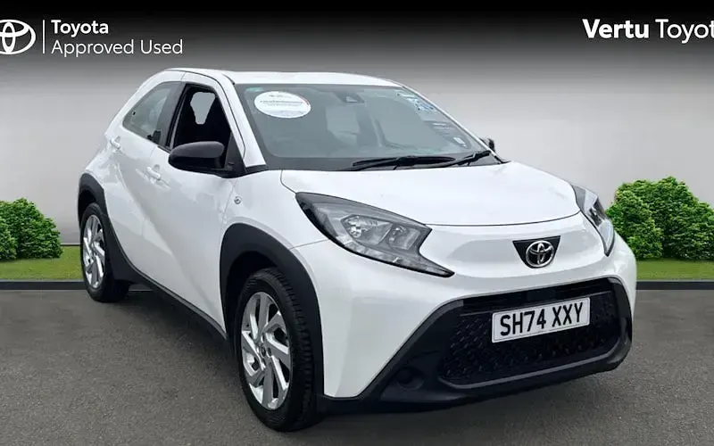 Used Toyota Aygo X PURE 72 HP (52 kW) 2024 SUV