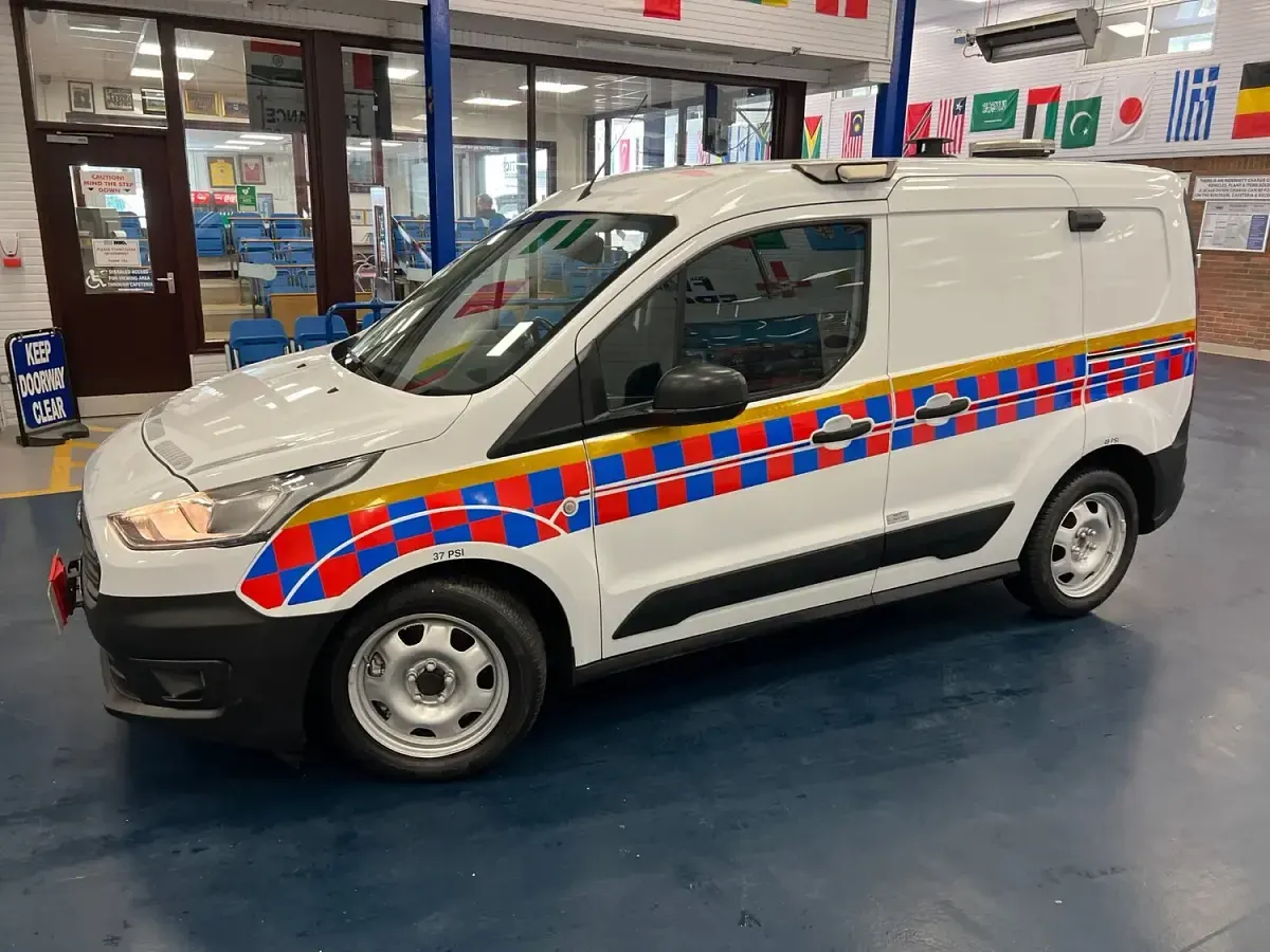 Used Ford Transit Connect 100 HP (73 kW) 2019 White MPV