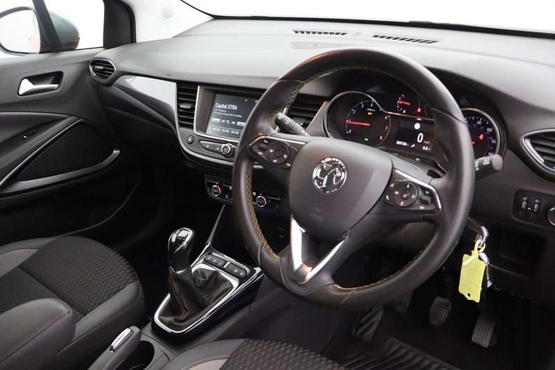 Used Vauxhall Crossland X Elite 81 HP (59 kW) 2019 Red SUV